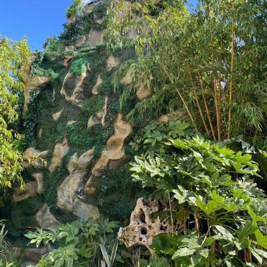 ⁃ Красная площадь. Этим летом центр Москвы украшен как-то по-особенному⛰️